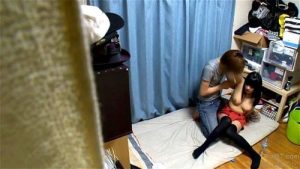 部屋に連れ込んだナイスお乳女の子との恥ずかしいエッチを隠し撮り！
