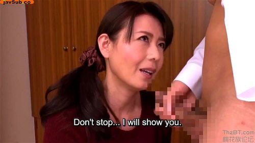 溺愛した息子を一人前するべく美人ママが身体を使って筆下ろし！