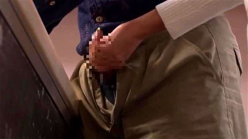 服の下から覗かせる黒く焼けたドスケベボディに大興奮！