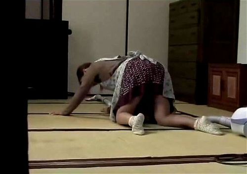 スケベなケツの嫁が義父との性行為におぼれていく！