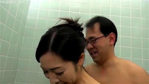 おばさん熟女の熟れたマンコに興奮して大量射精