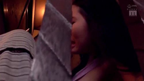 田舎にやってきた巨乳娘が知らないおっさんに夜這いされイッちゃう！