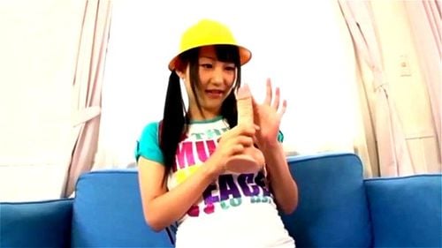 ピチピチで柔らかそうな肌のロリ美少女がスケベなエッチ遊び！