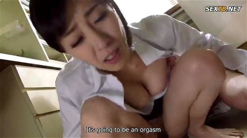 人妻女医による秘密の内科業務！深夜に患者とエロイカセ！