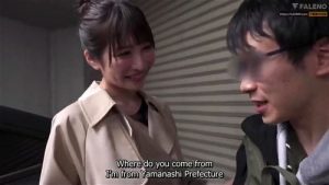 【おすすめ】素人男のおうちでセクシー女優と夢の初セックス！